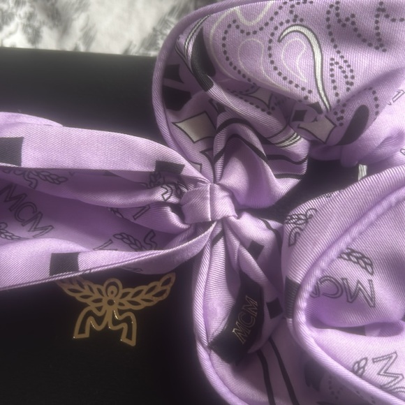 NWT in Box MCM Purple Rose Bandanna Silk & Cotton Scrunchie - Picture 7 of 7